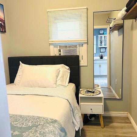 Fancy Studio Private Entrance Selden Екстериор снимка
